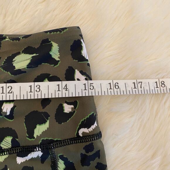 Adrienne Vittadini Leopard Print Ankle Length Activewear Leggings Large NWOT - Picture 9 of 10